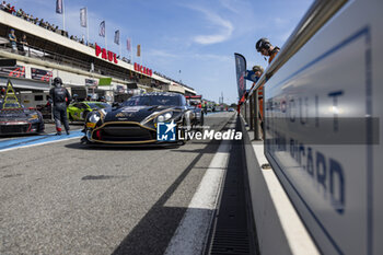 2024-04-06 - 34 PITTARD David (gbr), CHAVES Henrique (por), GUNN Ross (gbr), Walkenhorst Motorsport, Aston Martin Vantage AMR GT3 Evo, action during the 1st round of the 2024 Fanatec GT World Challenge powered by AWS on the Circuit Paul Ricard, from April 5 to 7, 2024 in Le Castellet, France - AUTO - GT WORLD CHALLENGE 2024 - PAUL RICARD - GRAND TOURISM - MOTORS