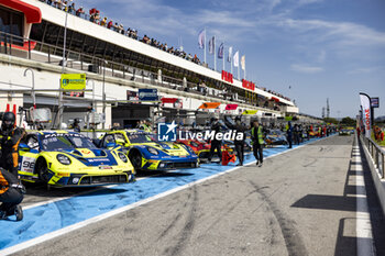 2024-04-06 - ambiance pitlane,, during the 1st round of the 2024 Fanatec GT World Challenge powered by AWS on the Circuit Paul Ricard, from April 5 to 7, 2024 in Le Castellet, France - AUTO - GT WORLD CHALLENGE 2024 - PAUL RICARD - GRAND TOURISM - MOTORS
