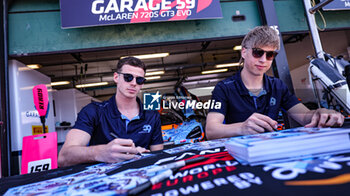 2024-05-18 - #159 Benjamin Goethe, Tom Gamble Of The Team Garage 59, Mclaren 720S Gt3 Evo, They Face Autograph Session During Fanatec GT World Challange Misano 2024 , 18 May , In Misano , Italy - FANATEC GT WORLD CHALLANGE MISANO 2024 - GRAND TOURISM - MOTORS