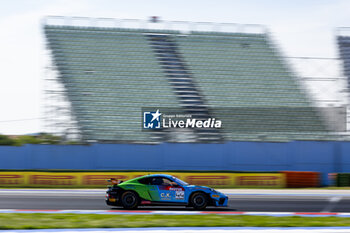 2024-05-18 - 44 KRISTENSEN Oskar (den), ANGELARD Maksymilian (pol), Allied-Racing, Porsche 718 Cayman GT4 RS CS, action during the 2nd round of the 2024 GT4 European Series powered by Rafa Racing Club on the Misano World Circuit Marco Simoncelli, from May 17 to 19, 2024 in Misano Adriatico, Italy - AUTO - GT4 EUROPEAN SERIES MISANO 2024 - GRAND TOURISM - MOTORS