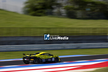 2024-05-18 - 77 RATTICAN Joshua (gbr), LEBRON Thomas (gbr), Elite Motorsport with Entire Race Engineering, McLaren Artura GT4, action during the 2nd round of the 2024 GT4 European Series powered by Rafa Racing Club on the Misano World Circuit Marco Simoncelli, from May 17 to 19, 2024 in Misano Adriatico, Italy - AUTO - GT4 EUROPEAN SERIES MISANO 2024 - GRAND TOURISM - MOTORS