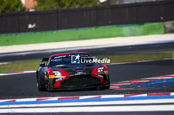 2024-05-18 - 05 DEL SARTe Ruben (gbr), MILLER Josh (gbr), Mirage Racing, Aston Martin Vantage AMR GT4, action during the 2nd round of the 2024 GT4 European Series powered by Rafa Racing Club on the Misano World Circuit Marco Simoncelli, from May 17 to 19, 2024 in Misano Adriatico, Italy - AUTO - GT4 EUROPEAN SERIES MISANO 2024 - GRAND TOURISM - MOTORS