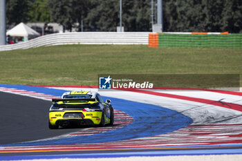 2024-05-18 - 30 ZULAUF Finn (ger), KRONBERG Max (ger), W&S Motorsport, Porsche 718 Cayman GT4 RS CS, action during the 2nd round of the 2024 GT4 European Series powered by Rafa Racing Club on the Misano World Circuit Marco Simoncelli, from May 17 to 19, 2024 in Misano Adriatico, Italy - AUTO - GT4 EUROPEAN SERIES MISANO 2024 - GRAND TOURISM - MOTORS