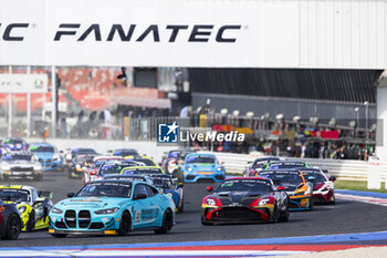 2024-05-18 - start of the race, depart, 12 BESLER Berkay (tur), PIANA Garbiele (ita), Borusan Otomotiv Motorsport, BMW M4 GT4 G82, action during the 2nd round of the 2024 GT4 European Series powered by Rafa Racing Club on the Misano World Circuit Marco Simoncelli, from May 17 to 19, 2024 in Misano Adriatico, Italy - AUTO - GT4 EUROPEAN SERIES MISANO 2024 - GRAND TOURISM - MOTORS