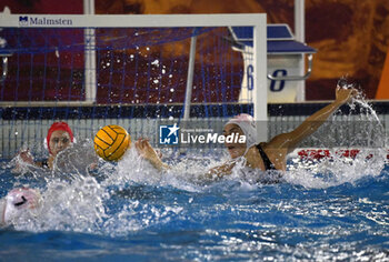 2024-11-16 - Luna Di Claudio of SIS Roma - SIS Roma vs Rapallo Nuoto - Day 5 Water Polo Italian Women's Championship Serie A1 on November 16, 2024 at Polo Natatorio Ostia in Rome, Italy - SIS ROMA VS RAPALLO PN - SERIE A1 WOMEN - WATERPOLO