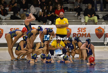 2024-11-16 - Rapallo Nuoto team at time-out - SIS Roma vs Rapallo Nuoto - Day 5 Water Polo Italian Women's Championship Serie A1 on November 16, 2024 at Polo Natatorio Ostia in Rome, Italy - SIS ROMA VS RAPALLO PN - SERIE A1 WOMEN - WATERPOLO