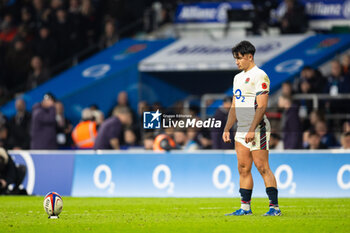 09/11/2024 - Marcus Smith of England during the Autumn Nations Series 2024 rugby union match between England and Australia on 9 November 2024 at Allianz Stadium in Twickenham, England - RUGBY - AUTUMN NATIONS SERIES 2024 - ENGLAND V AUSTRALIA - AUTUMN NATIONS SERIES - RUGBY