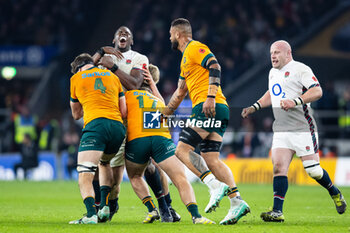 09/11/2024 - Maro Itoje of England under pressure from Nick Frost and James Slipper of Australia during the Autumn Nations Series 2024 rugby union match between England and Australia on 9 November 2024 at Allianz Stadium in Twickenham, England - RUGBY - AUTUMN NATIONS SERIES 2024 - ENGLAND V AUSTRALIA - AUTUMN NATIONS SERIES - RUGBY