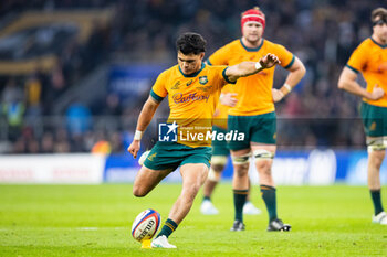 09/11/2024 - Noah Lolesio of Australia during the Autumn Nations Series 2024 rugby union match between England and Australia on 9 November 2024 at Allianz Stadium in Twickenham, England - RUGBY - AUTUMN NATIONS SERIES 2024 - ENGLAND V AUSTRALIA - AUTUMN NATIONS SERIES - RUGBY