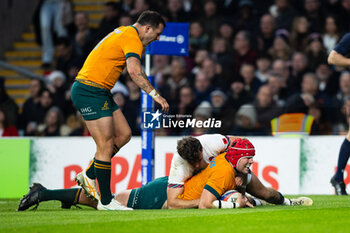 09/11/2024 - Harry Wilson of Australia scores his sides second try during the Autumn Nations Series 2024 rugby union match between England and Australia on 9 November 2024 at Allianz Stadium in Twickenham, England - RUGBY - AUTUMN NATIONS SERIES 2024 - ENGLAND V AUSTRALIA - AUTUMN NATIONS SERIES - RUGBY