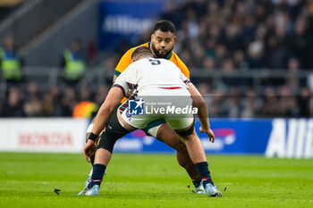 09/11/2024 - Taniela Tupou of Australia under pressure from George Martin of England during the Autumn Nations Series 2024 rugby union match between England and Australia on 9 November 2024 at Allianz Stadium in Twickenham, England - RUGBY - AUTUMN NATIONS SERIES 2024 - ENGLAND V AUSTRALIA - AUTUMN NATIONS SERIES - RUGBY