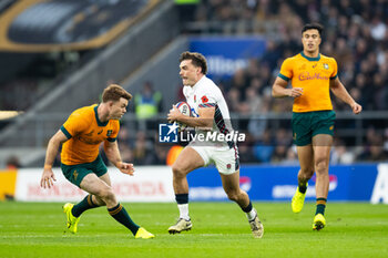 09/11/2024 - George Furbank of England under pressure from Andrew Kellaway of Australia during the Autumn Nations Series 2024 rugby union match between England and Australia on 9 November 2024 at Allianz Stadium in Twickenham, England - RUGBY - AUTUMN NATIONS SERIES 2024 - ENGLAND V AUSTRALIA - AUTUMN NATIONS SERIES - RUGBY