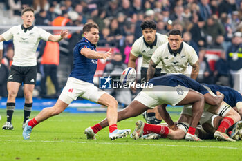 16/11/2024 - Antoine Dupont of France during the Autumn Nations Series 2024, rugby union match between France and New Zealand on 16 November 2024 at Stade de France in Saint-Denis near Paris, France - RUGBY - AUTUMN NATIONS SERIES 2024 - FRANCE V NEW ZEALAND - AUTUMN NATIONS SERIES - RUGBY