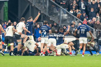 16/11/2024 - Players of France celebrating during the Autumn Nations Series 2024, rugby union match between France and New Zealand on 16 November 2024 at Stade de France in Saint-Denis near Paris, France - RUGBY - AUTUMN NATIONS SERIES 2024 - FRANCE V NEW ZEALAND - AUTUMN NATIONS SERIES - RUGBY