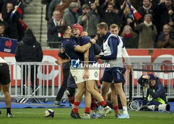 16/11/2024 - Louis Bielle Biarrey of France (R) celebrates his try with Thomas Ramos during the Autumn Nations Series 2024 rugby union test match between France and New Zealand (All Blacks) on 16 November 2024 at Stade de France in Saint-Denis near Paris, France - RUGBY - AUTUMN NATIONS SERIES 2024 - FRANCE V NEW ZEALAND - AUTUMN NATIONS SERIES - RUGBY