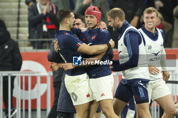 16/11/2024 - Louis Bielle Biarrey of France (R) celebrates his try with Thomas Ramos during the Autumn Nations Series 2024 rugby union test match between France and New Zealand (All Blacks) on 16 November 2024 at Stade de France in Saint-Denis near Paris, France - RUGBY - AUTUMN NATIONS SERIES 2024 - FRANCE V NEW ZEALAND - AUTUMN NATIONS SERIES - RUGBY