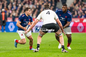 16/11/2024 - Antoine Dupont of France during the Autumn Nations Series 2024, rugby union match between France and New Zealand on 16 November 2024 at Stade de France in Saint-Denis near Paris, France - RUGBY - AUTUMN NATIONS SERIES 2024 - FRANCE V NEW ZEALAND - AUTUMN NATIONS SERIES - RUGBY