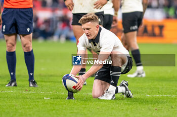 16/11/2024 - Damian McKenzie of New Zealand during the Autumn Nations Series 2024, rugby union match between France and New Zealand on 16 November 2024 at Stade de France in Saint-Denis near Paris, France - RUGBY - AUTUMN NATIONS SERIES 2024 - FRANCE V NEW ZEALAND - AUTUMN NATIONS SERIES - RUGBY