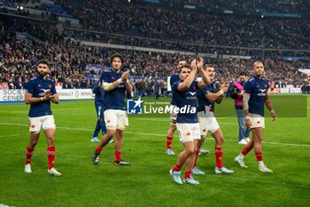 16/11/2024 - Players of France celebrating after the Autumn Nations Series 2024, rugby union match between France and New Zealand on 16 November 2024 at Stade de France in Saint-Denis near Paris, France - RUGBY - AUTUMN NATIONS SERIES 2024 - FRANCE V NEW ZEALAND - AUTUMN NATIONS SERIES - RUGBY