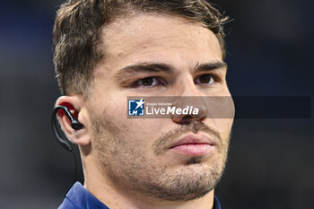 16/11/2024 - Antoine Dupont on the TF1 TV set during the Autumn Nations Series XV rugby match France VS New Zealand All Blacks at Stade de France in Saint Denis near Paris, on November 16 2024. Photo Victor Joly / DPPI - RUGBY - AUTUMN NATIONS SERIES 2024 - FRANCE V NEW ZEALAND - AUTUMN NATIONS SERIES - RUGBY