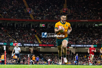 2024-11-17 - Tom Wright of Australia scores his sides fifth try during the 2024 Autumn Nations Series rugby union match between Wales and Australia on 17 November 2024 at Millenium Stadium in Cardiff, Wales - RUGBY - AUTUMN NATIONS SERIES 2024 - WALES V AUSTRALIA - AUTUMN NATIONS SERIES - RUGBY