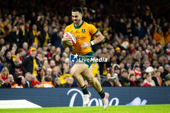 2024-11-17 - Tom Wright of Australia scores his sides sixth try during the 2024 Autumn Nations Series rugby union match between Wales and Australia on 17 November 2024 at Millenium Stadium in Cardiff, Wales - RUGBY - AUTUMN NATIONS SERIES 2024 - WALES V AUSTRALIA - AUTUMN NATIONS SERIES - RUGBY