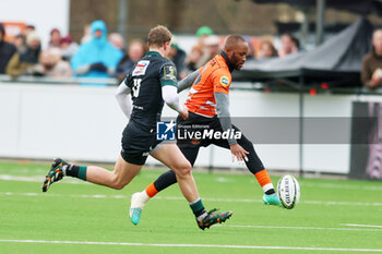 2024-01-14 - Tapiwa Mafura of Toyota Cheetah's and Emilien Gailleton of Section Paloise during the EPCR Challenge Cup rugby union match between Toyota Cheetahs and Section Paloise (Pau) on January 14, 2024 at NRCA Amsterdam in Amsterdam, Netherlands - RUGBY - CHALLENGE CUP - CHEETAHS V PAU - CHALLENGE CUP - RUGBY