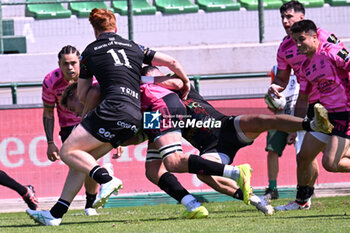 14/04/2024 - Tackle of Federico Ruzza ( Benetton Rugby ) during EPCR CHALLENGE CUP game between BENETTON RUGBY and CONNACHT at Monigo Stadium, Italy on April 14, 2024 - BENETTON RUGBY VS CONNACTH RUGBY - CHALLENGE CUP - RUGBY