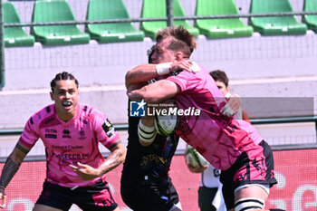 2024-04-14 - Tackle of Federico Ruzza ( Benetton Rugby ) during EPCR CHALLENGE CUP game between BENETTON RUGBY and CONNACHT at Monigo Stadium, Italy on April 14, 2024 - BENETTON RUGBY VS CONNACTH RUGBY - CHALLENGE CUP - RUGBY