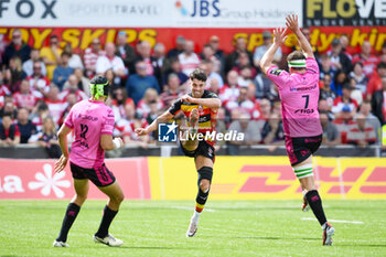 2024-05-04 - Gloucester Rugby Fly-Half Adam Hastings (10) clears the ball during the European Rugby Challenge Cup, semi-final rugby union match between Gloucester Rugby and Benetton Rugby on 4 May 2024 at the Kingsholm Stadium in Gloucester, England - RUGBY - CHALLENGE CUP - GLOUCESTER V BENETTON RUGBY - CHALLENGE CUP - RUGBY