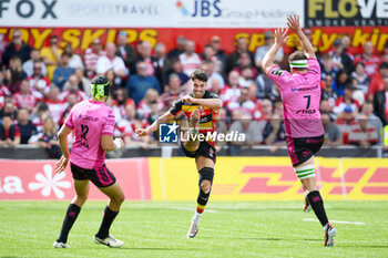 04/05/2024 - Gloucester Rugby Fly-Half Adam Hastings (10) clears the ball during the European Rugby Challenge Cup, semi-final rugby union match between Gloucester Rugby and Benetton Rugby on 4 May 2024 at the Kingsholm Stadium in Gloucester, England - RUGBY - CHALLENGE CUP - GLOUCESTER V BENETTON RUGBY - CHALLENGE CUP - RUGBY