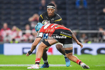 24/05/2024 - Hollywoodbets Sharks Back row Phepsi Buthelezi (8) and Gloucester Rugby Back Row Zach Mercer (8) during the European Rugby Challenge Cup, Final rugby union match between Gloucester Rugby and Hollywoodbets Sharks on 24 May 2024 at Tottenham Hotspur Stadium in London, England - RUGBY - CHALLENGE CUP - FINAL - GLOUCESTER V SHARKS - CHALLENGE CUP - RUGBY