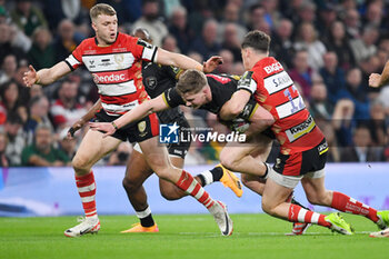 24/05/2024 - Hollywoodbets Sharks Centre Ethan Hooker (13) and Gloucester Rugby Centre Seb Atkinson (12) during the European Rugby Challenge Cup, Final rugby union match between Gloucester Rugby and Hollywoodbets Sharks on 24 May 2024 at Tottenham Hotspur Stadium in London, England - RUGBY - CHALLENGE CUP - FINAL - GLOUCESTER V SHARKS - CHALLENGE CUP - RUGBY