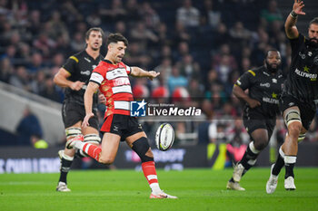 24/05/2024 - Gloucester Rugby Fly-Half Adam Hastings (10) during the European Rugby Challenge Cup, Final rugby union match between Gloucester Rugby and Hollywoodbets Sharks on 24 May 2024 at Tottenham Hotspur Stadium in London, England - RUGBY - CHALLENGE CUP - FINAL - GLOUCESTER V SHARKS - CHALLENGE CUP - RUGBY