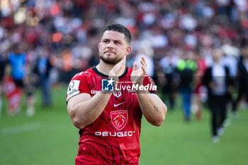 2024-04-14 - Julien Marchand of Toulouse applauds the fans after the European Rugby Champions Cup, quarter final, rugby union match between Stade Toulousain (Toulouse) and Exeter Chiefs on 14 April 2024 at Stade Ernest-Wallon in Toulouse, France - RUGBY - CHAMPIONS CUP - TOULOUSE V EXETER - CHAMPIONS CUP - RUGBY