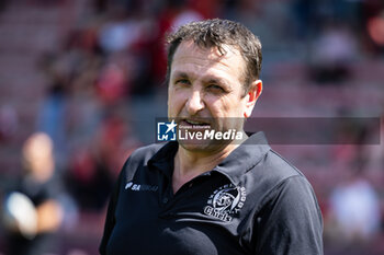 2024-04-14 - Head Coach Ali Hepher of Exeter Chiefs during the pre match warm up before the European Rugby Champions Cup, quarter final, rugby union match between Stade Toulousain (Toulouse) and Exeter Chiefs on 14 April 2024 at Stade Ernest-Wallon in Toulouse, France - RUGBY - CHAMPIONS CUP - TOULOUSE V EXETER - CHAMPIONS CUP - RUGBY