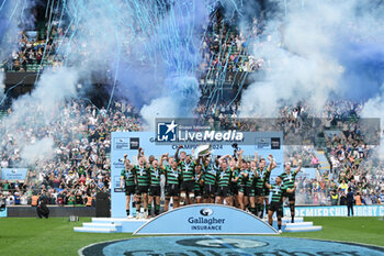 2024-06-08 - The Northampton Saints Players celebrate with the trophy after winning the English championship, Gallagher Premiership Rugby Union Final match between Northampton Saints and Bath Rugby on 8 June 2024 at Twickenham stadium in Richmond, London, England - RUGBY - ENGLISH CHAMPIONSHIP - FINAL - NORTHAMPTON V BATH - PREMERSHIP RUGBY UNION - RUGBY