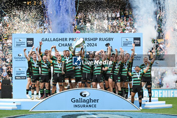 2024-06-08 - The Northampton Saints Players celebrate with the trophy after winning the English championship, Gallagher Premiership Rugby Union Final match between Northampton Saints and Bath Rugby on 8 June 2024 at Twickenham stadium in Richmond, London, England - RUGBY - ENGLISH CHAMPIONSHIP - FINAL - NORTHAMPTON V BATH - PREMERSHIP RUGBY UNION - RUGBY