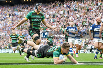 2024-06-08 - Northampton Saints wing Tommy Freeman (14) scores a try during the English championship, Gallagher Premiership Rugby Union Final match between Northampton Saints and Bath Rugby on 8 June 2024 at Twickenham stadium in Richmond, London, England - RUGBY - ENGLISH CHAMPIONSHIP - FINAL - NORTHAMPTON V BATH - PREMERSHIP RUGBY UNION - RUGBY