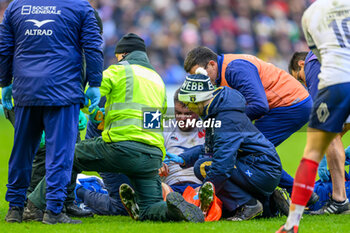 2024-02-10 - Gregory Alldritt of France receives treatment for a leg injury during the 2024 Six nations Championship, rugby union match between Scotland and France on 10 February 2024 at Scottish Gas Murrayfield in Edinburgh, Scotland - RUGBY - SIX NATIONS 2024 - SCOTLAND V FRANCE - SIX NATIONS - RUGBY
