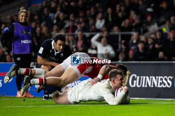 2024-02-10 - Fraser Dingwall of England scores his sides second try during the 2024 Six nations Championship, rugby union match between England and Wales on 10 February 2024 at Twickenham stadium in London, England - RUGBY - SIX NATIONS 2024 - ENGLAND V WALES - SIX NATIONS - RUGBY