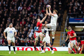 2024-02-10 - Ollie Chessum of England vies with Tommy Reffell of Wales during the 2024 Six nations Championship, rugby union match between England and Wales on 10 February 2024 at Twickenham stadium in London, England - RUGBY - SIX NATIONS 2024 - ENGLAND V WALES - SIX NATIONS - RUGBY