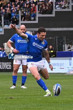 2024-03-09 - Paolo Garbisi ( Italy ) kicks a penality during the Six Nations Championship match between Italy and Scotland on 9 march at Stadio Olimpico in Rome, Italy - ITALY VS SCOTLAND - SIX NATIONS - RUGBY
