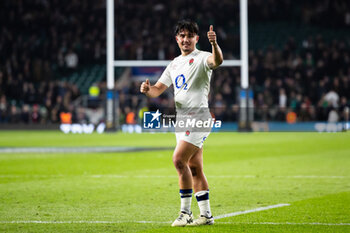 09/03/2024 - Marcus Smith of England celebrates after the 2024 Six Nations Championship, rugby union match between England and Ireland on 9 March 2024 at Twickenham stadium in London, England - RUGBY - SIX NATIONS 2024 - ENGLAND V IRELAND - 6 NAZIONI - RUGBY