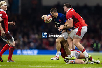 10/03/2024 - Thomas Ramos of France under pressure from Gareth Thomas of Wales during the 2024 Six nations Championship, rugby union match between Wales and France on 10 March 2024 at Millenium Stadium in Cardiff, Wales - RUGBY - SIX NATIONS 2024 - WALES V FRANCE - 6 NAZIONI - RUGBY