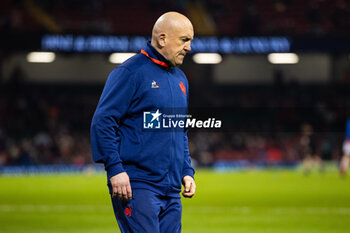 2024-03-10 - Defence Coach Shaun Edwards of France during the 2024 Six nations Championship, rugby union match between Wales and France on 10 March 2024 at Millenium Stadium in Cardiff, Wales - RUGBY - SIX NATIONS 2024 - WALES V FRANCE - SIX NATIONS - RUGBY