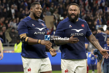 16/03/2024 - George-Henri Colombe and Uini Atonio of France salute the supporters following the 2024 Six nations Championship, rugby union match between France and England on March 16, 2024 at Groupama stadium in Décines-Charpieu near Lyon, France - RUGBY - SIX NATIONS 2024 - FRANCE V ENGLAND - 6 NAZIONI - RUGBY