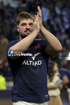 2024-03-16 - Gregory Alldritt of France salutes the supporters following the 2024 Six nations Championship, rugby union match between France and England on March 16, 2024 at Groupama stadium in Décines-Charpieu near Lyon, France - RUGBY - SIX NATIONS 2024 - FRANCE V ENGLAND - SIX NATIONS - RUGBY