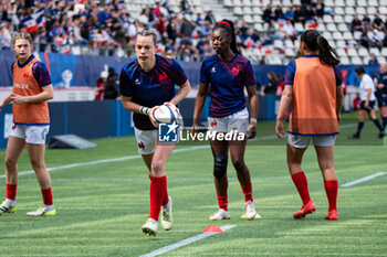 2024-04-14 - Marine Menager of France and Nassira Konde of France warm up ahead of the Women's Six Nations 2024, rugby union match between France and Italy on April 14, 2024 at Jean Bouin stadium in Paris, France - RUGBY - WOMEN'S SIX NATIONS 2024 - FRANCE V ITALY - SIX NATIONS - RUGBY