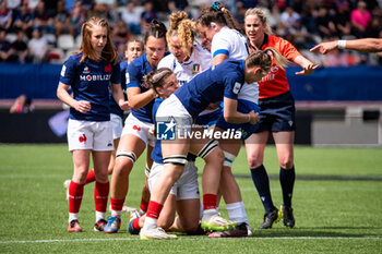 2024-04-14 - Pauline Bourdon Sansus of France, Manae Feleu of France and Agathe Sochat of France fight for the ball during the Women's Six Nations 2024, rugby union match between France and Italy on April 14, 2024 at Jean Bouin stadium in Paris, France - RUGBY - WOMEN'S SIX NATIONS 2024 - FRANCE V ITALY - SIX NATIONS - RUGBY